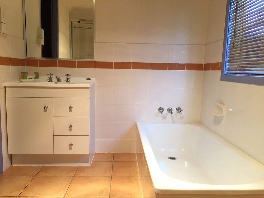 Apple Blossom Cottages Станторп Экстерьер фото